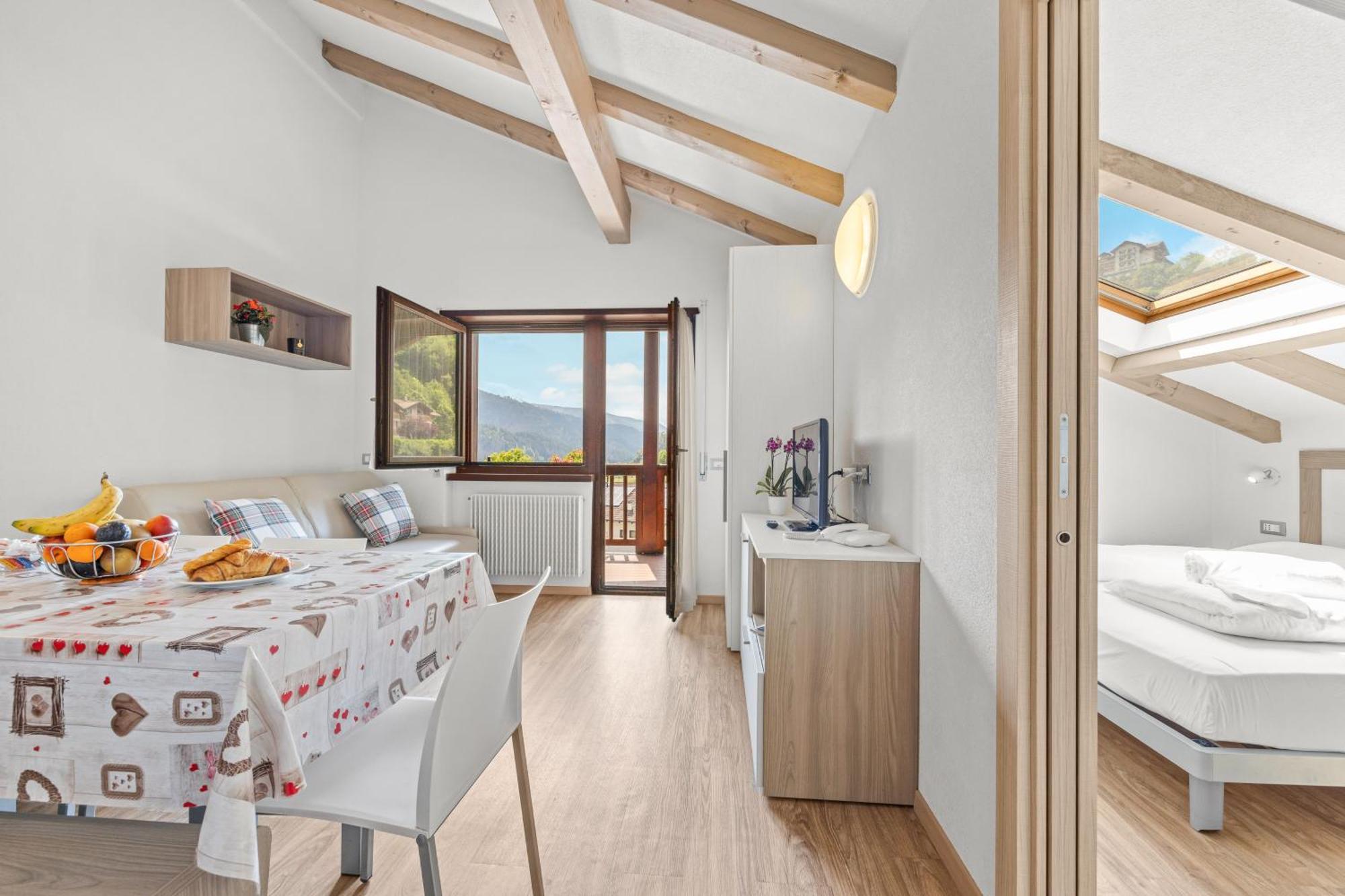 Aparthotel Des Alpes Cavalese Room photo