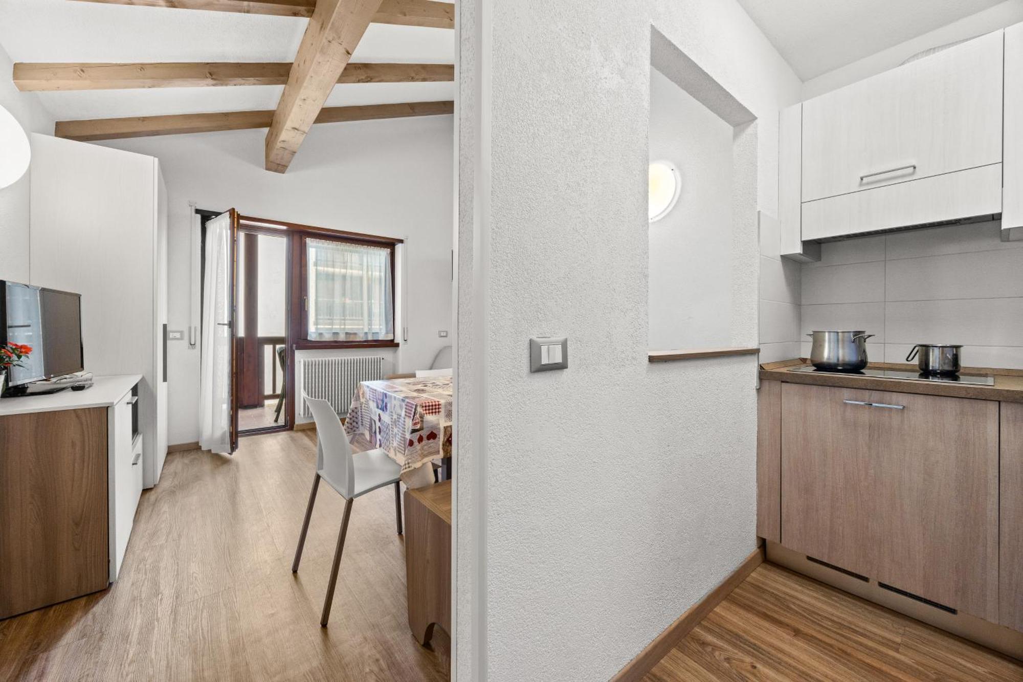 Aparthotel Des Alpes Cavalese Room photo